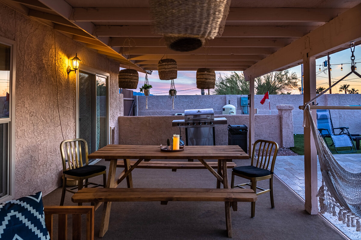 Covered patio with BBQ